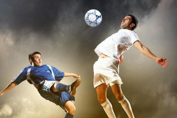 為什么足球球員的薪資都很高？